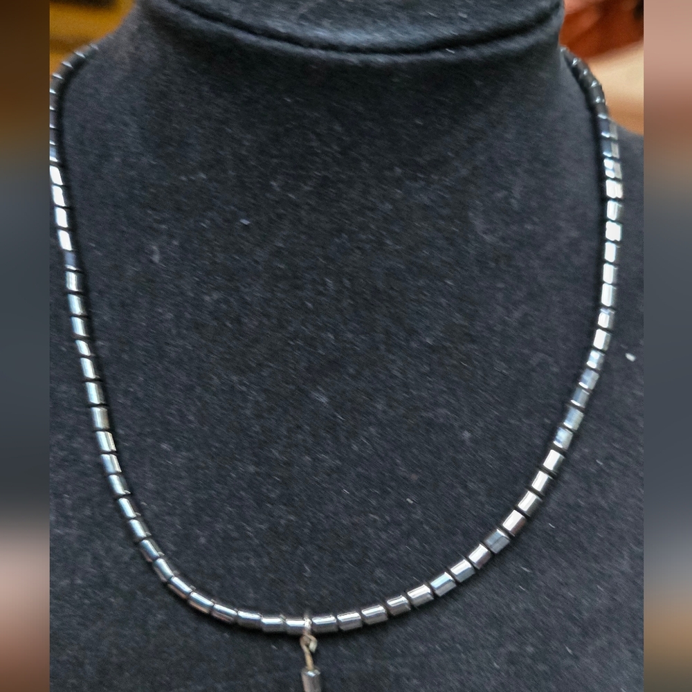 Hematite simple 16" unisex necklace - Picture 3 of 9